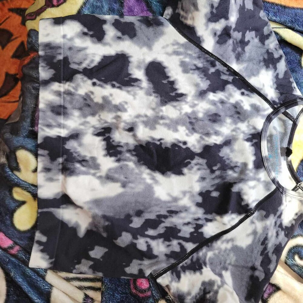black and white crop top